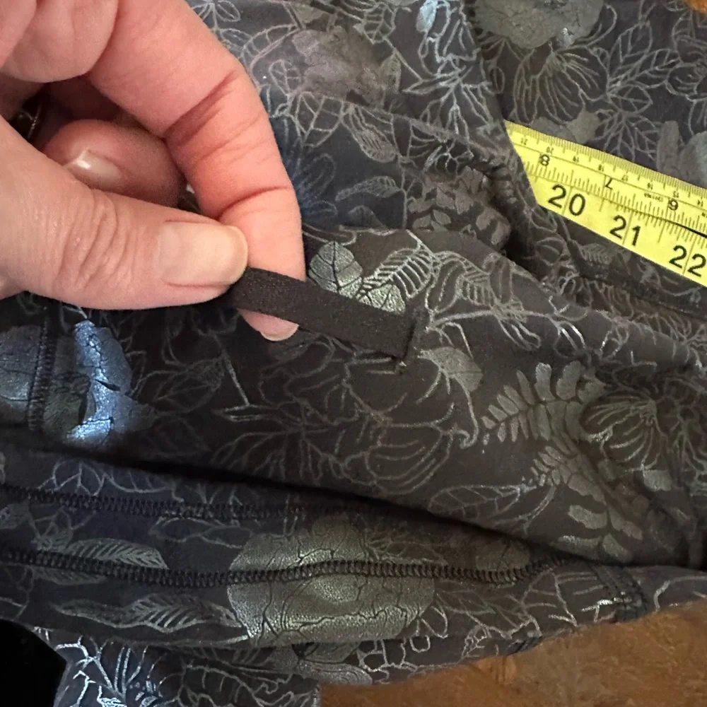 Lululemon Wunder Under High-Rise Tight‎ Logo Flourish Black Iridescent Foil sz 8